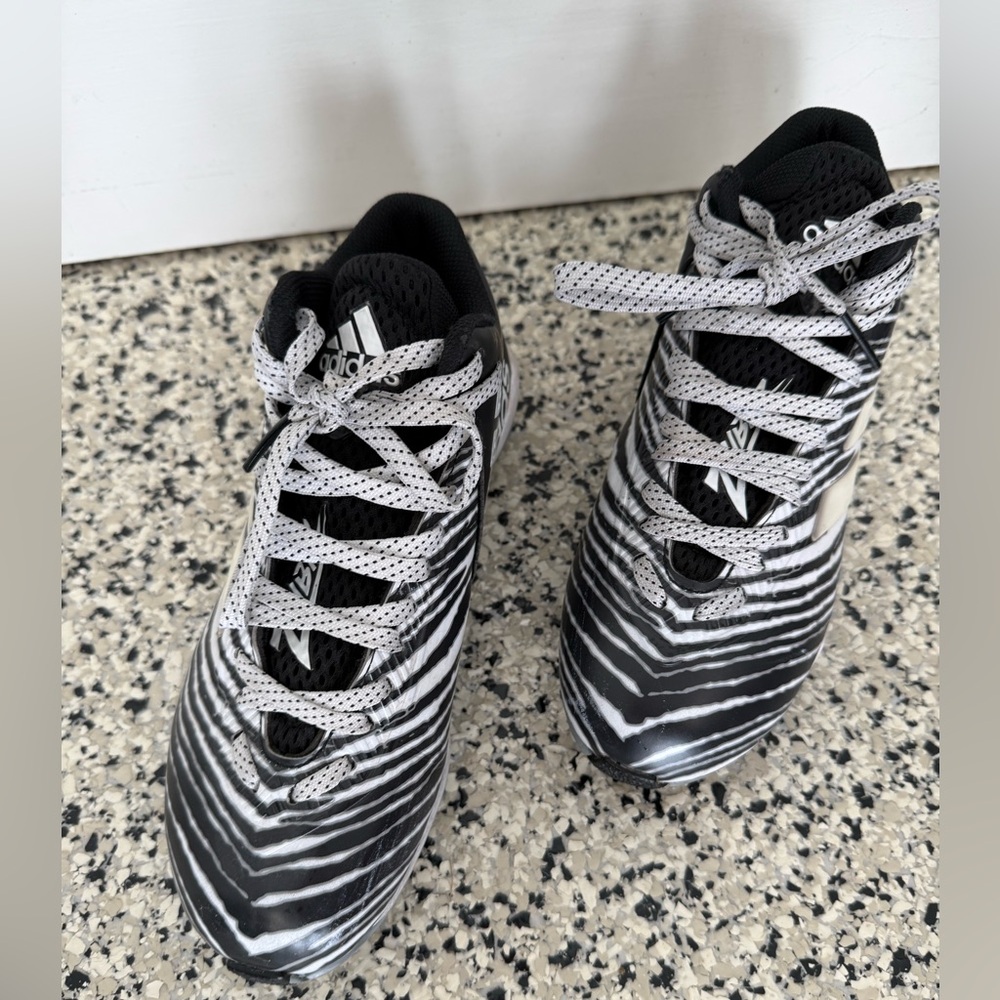Adidas Men’s football cleats -  Black and White color - size 5 adult